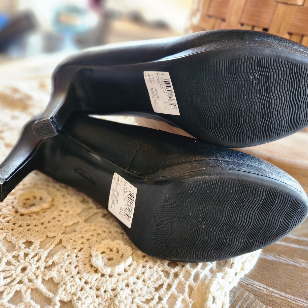 Clarks Adriel Viola Black Pumps Women's size 7.5, 9.5W, 10M - Picture 11 of 13